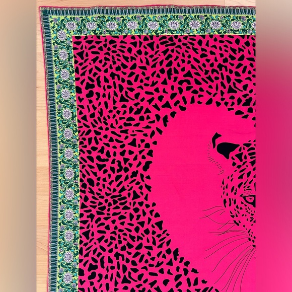 🐆🖤Vintage Silk Snow Leopard in Heart Scarf by Charlotte Sparre | 34” Square - Picture 9 of 17